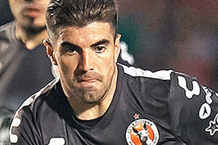 Pumas se apunta dos refuerzos