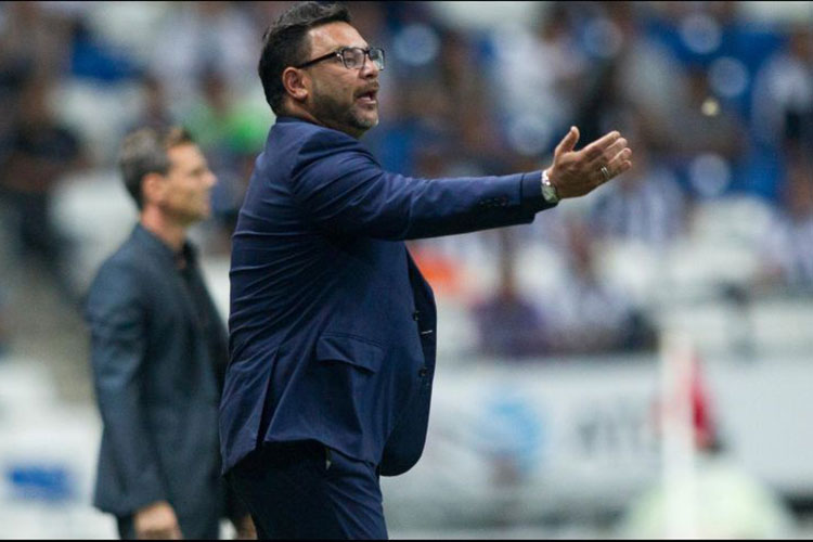 Mohamed deja en duda su continuidad con Rayados