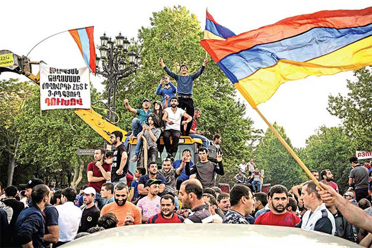 Opositor pide fin del caos en calles de Armenia