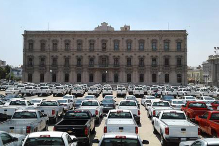 Corral prefiere acudir a un acto electoral que entregar flotilla a la policía