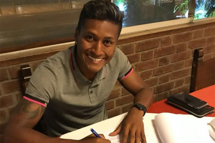 Pedro Aquino, tercer refuerzo del León