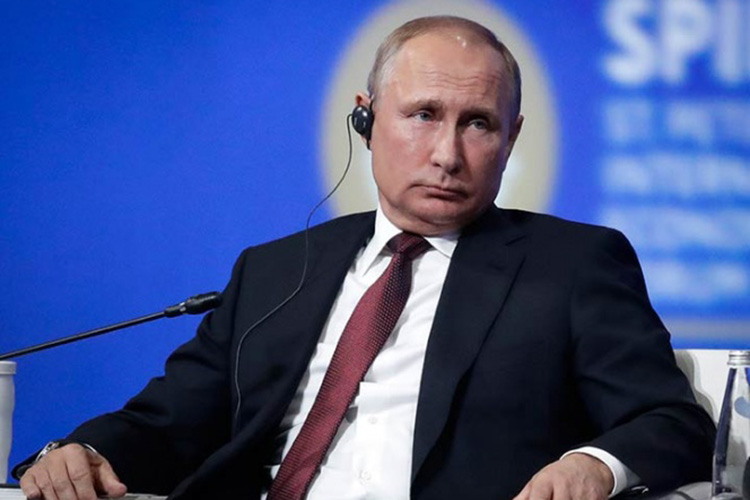 Putin critica salida de EU de pacto nuclear con Irán