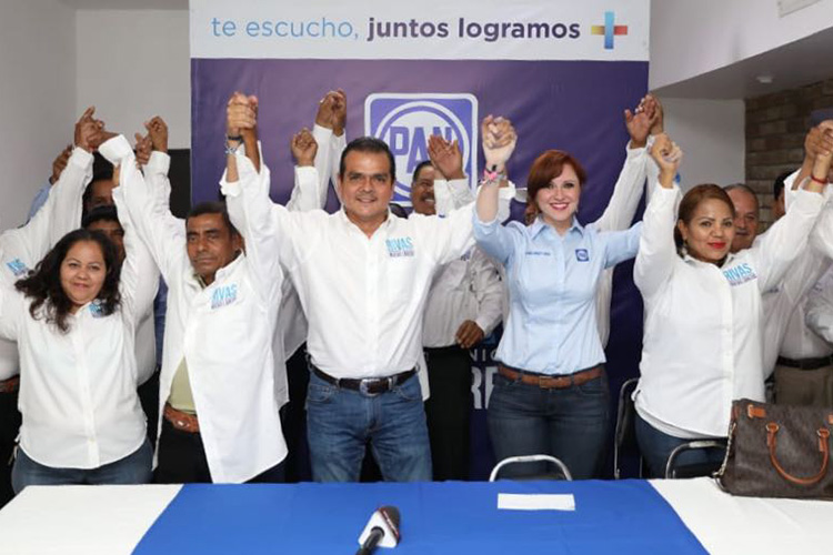 Suma Enrique Rivas a 5 mil comerciantes de las pulgas
