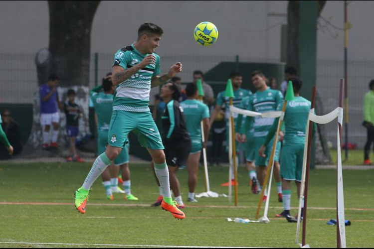 Santos, a exorcizar a sus demonios