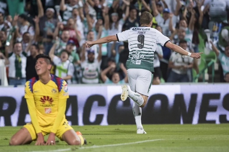 Santos golea al América y tiene media semifinal