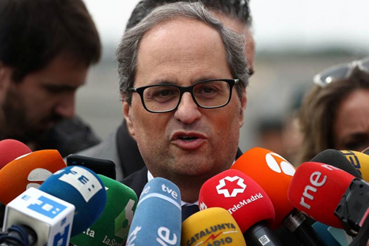 Presidente de Cataluña analiza vías legales para formar gobierno