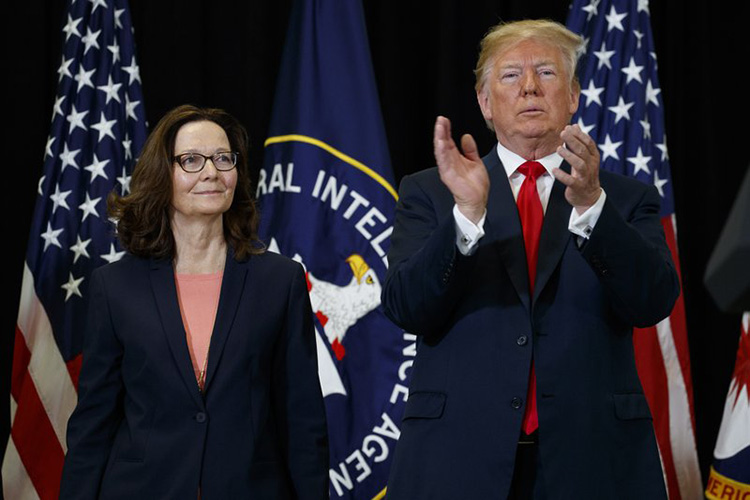 Trump elogia a nueva directora de la CIA
