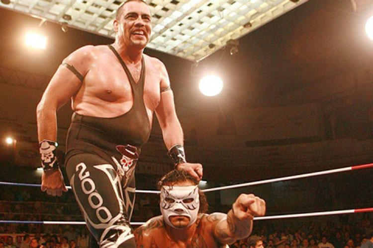 Un Dinamita en el cielo; fallece Universo 2000