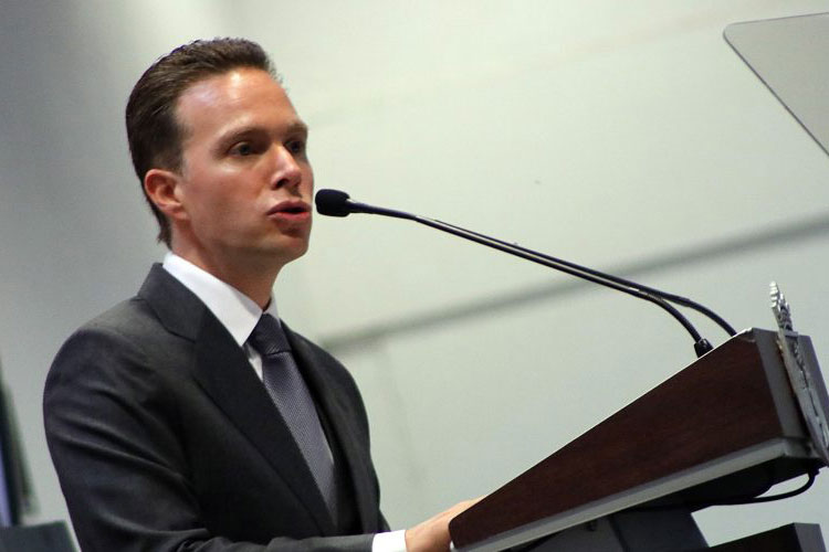 INE avala candidatura de Manuel Velasco al Senado