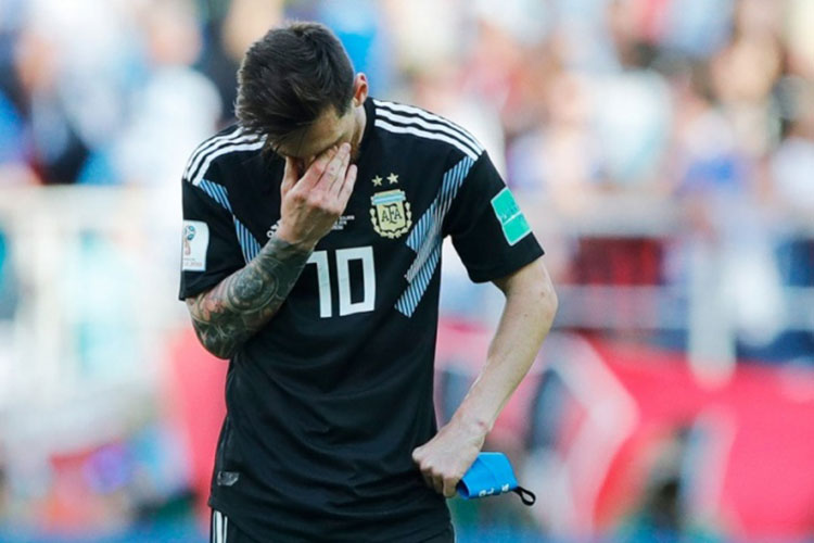 Messi falla penal y Argentina luce impotente