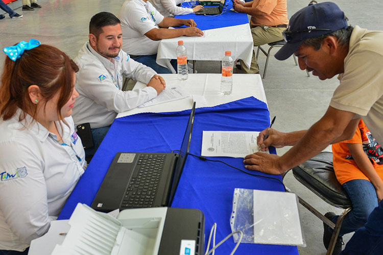 Sin imprevistos inicia pago de becas municipales