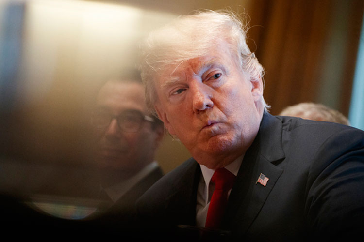 Firma Trump decreto contra separación familiar en la frontera