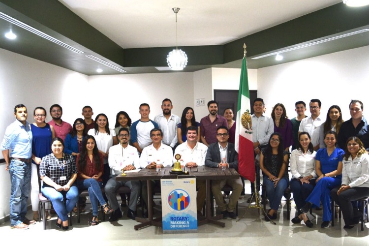 Américo Villarreal ‘amarra’ apoyos en Nuevo Laredo