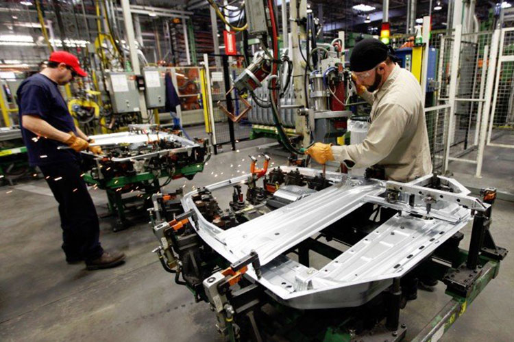 Actividad industrial México baja 0.4 pct en abril vs mes previo: INEGI