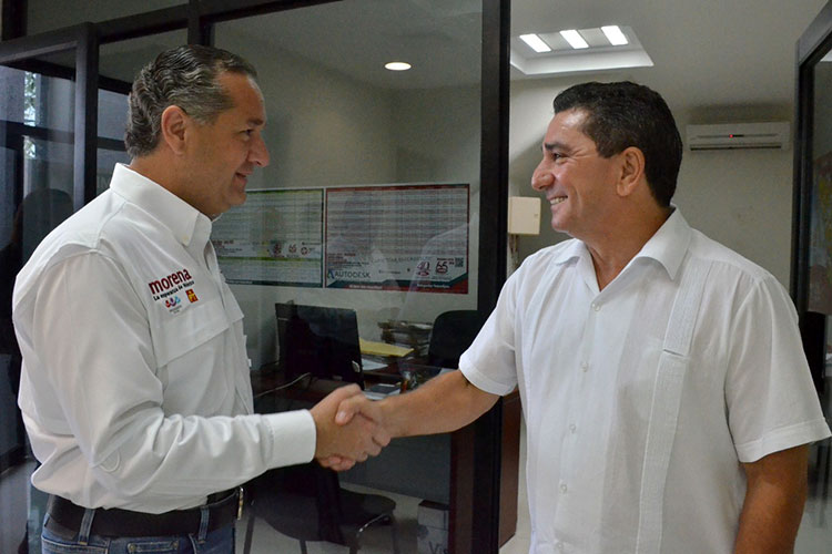 Sellan compromiso Adrián Oseguera y socios de la CMIC