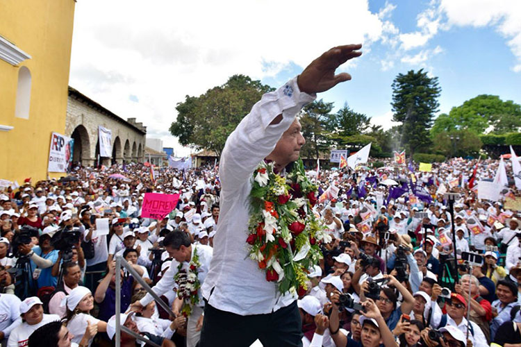 AMLO ofrece “pagar la deuda histórica” con los pueblos indígenas