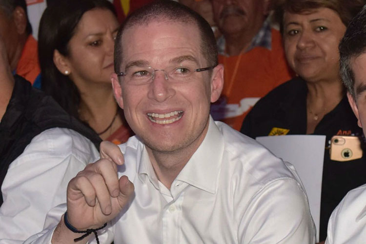 Anaya ofrece resolver el caso Iguala si gana la elección presidencial