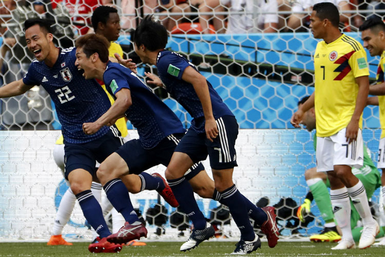 Colombia se hace el harakiri ante Japón