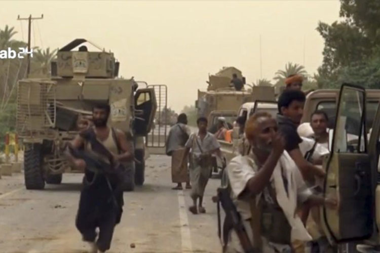 Funcionarios: aumenta lucha por aeropuerto de Hodeida, Yemen