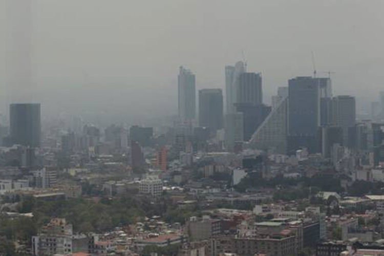 Mueren al año 18 mil mexicanos por la contaminación