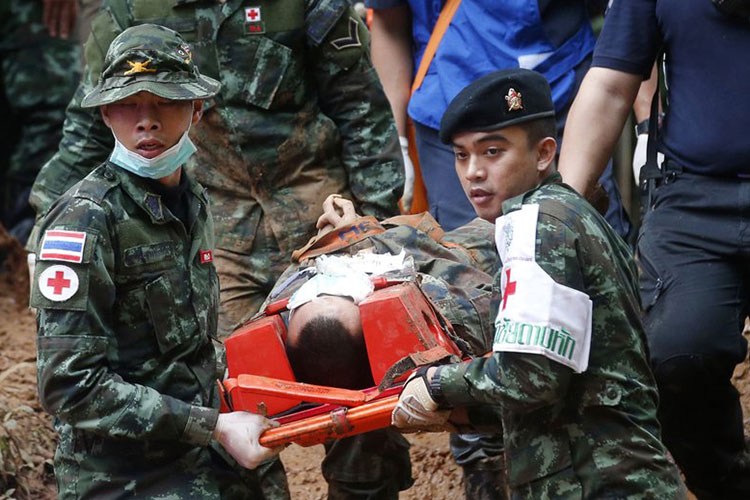 Aceleran rescate en cueva de Tailandia al bajar la lluvia
