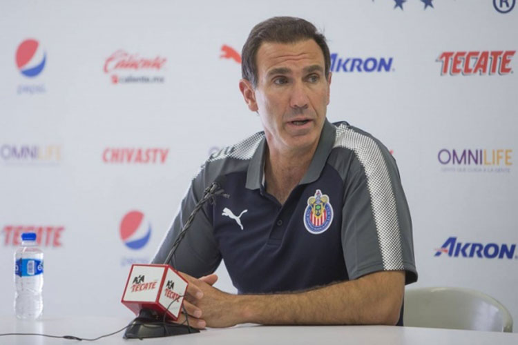 De Anda también se ‘baja del barco’ en Chivas
