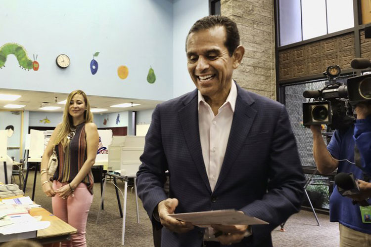 EEUU: Elecciones en 8 estados podrían crear ola demócrata