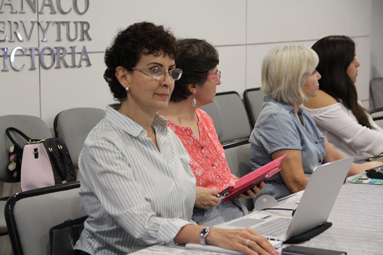 Capacita CANACO a empresarios locales