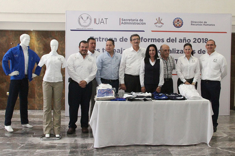 Entrega Rector nuevos uniformes a docentes y trabajadores de la UAT