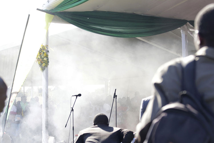 Se registra explosión en evento del presidente de Zimbabue
