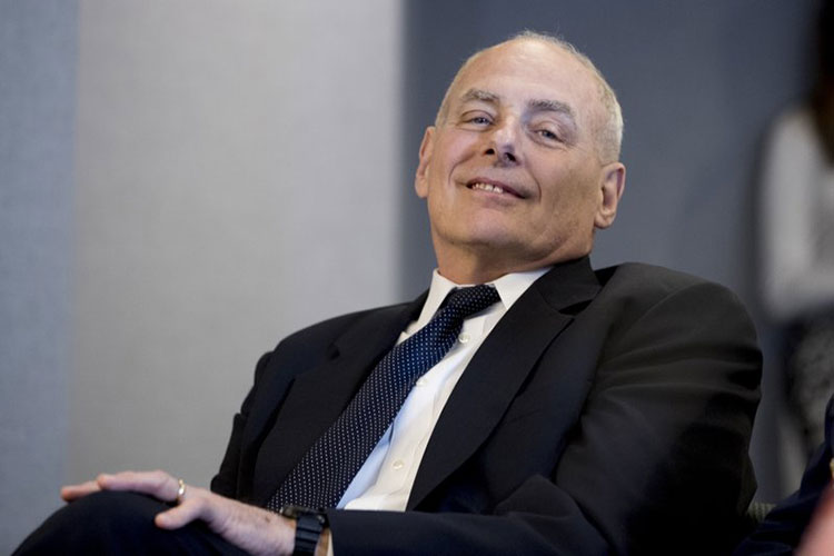 Trump dice que se lleva bien con John Kelly
