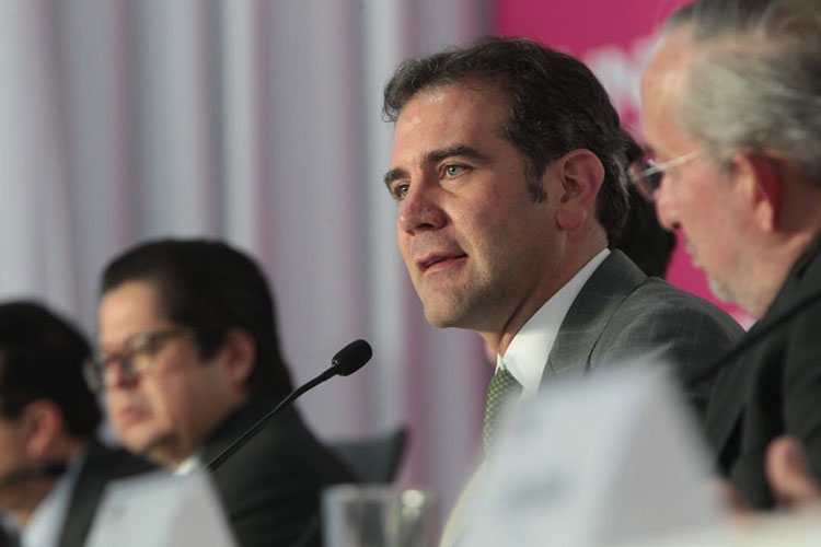 INE y encuestadoras crean alianza contra fake news