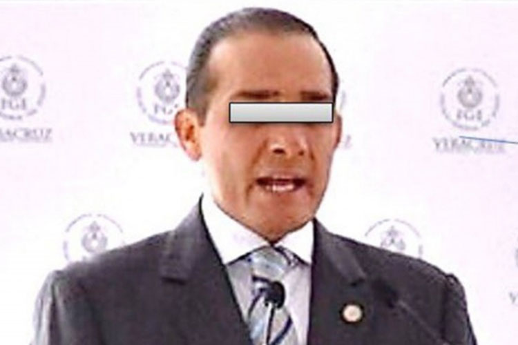 Dictan prisión preventiva a exfiscal de Veracruz