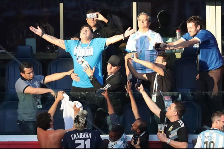 Maradona niega que fuera hospitalizado tras el Nigeria-Argentina