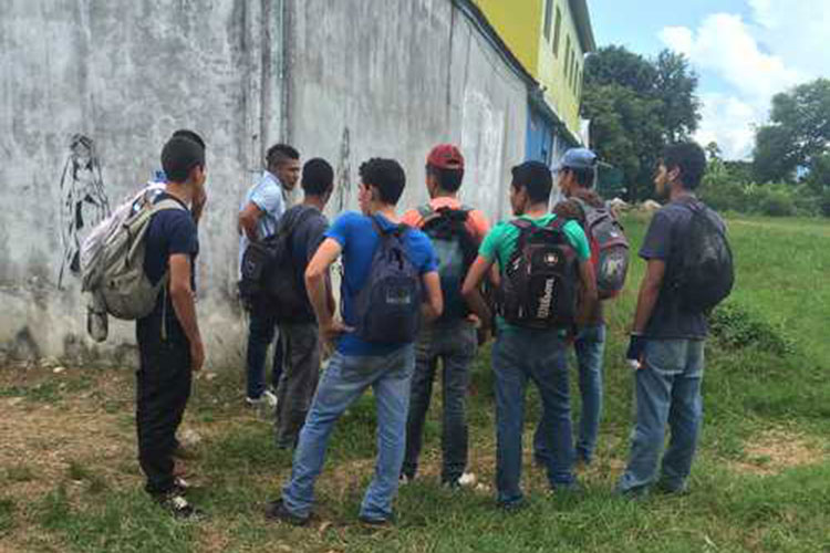 Gobiernos no han evitado violaciones contra migrantes: CNDH