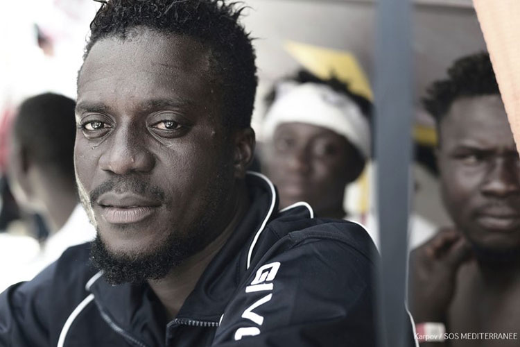 Mal tiempo obliga a Aquarius a desviarse en ruta a España