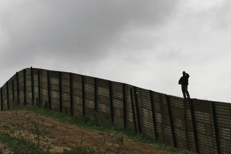 “Lloró y me abrazó”: brasileño sigue separado de su hijo