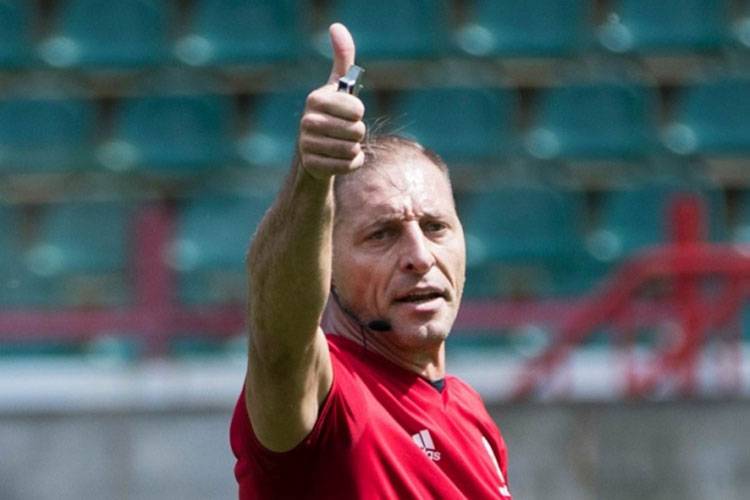 Néstor Pitana dirigirá el partido inaugural del Mundial