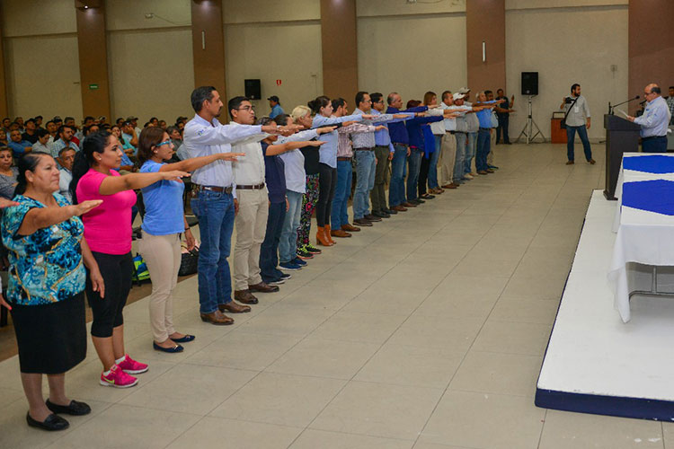Toma alcalde protesta a nuevos sindicalizados del Municipio