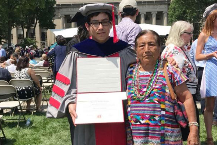 Se gradúa joven oaxaqueño como doctor en el Instituto Tecnológico de Massachusetts