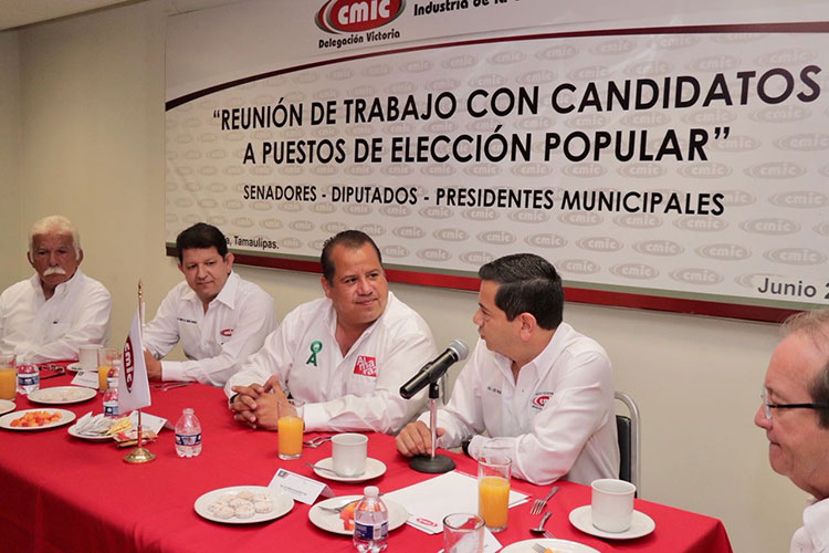Presenta Oscar Almaraz sus propuestas a la CMIC