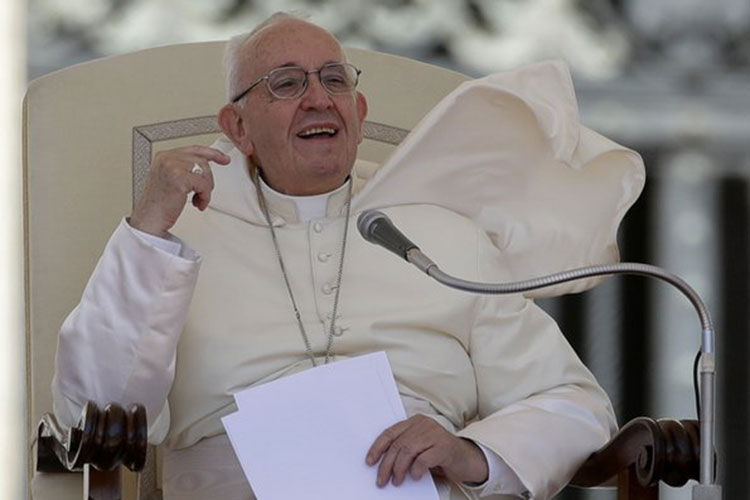 Papa acepta renuncias de otros dos obispos chilenos