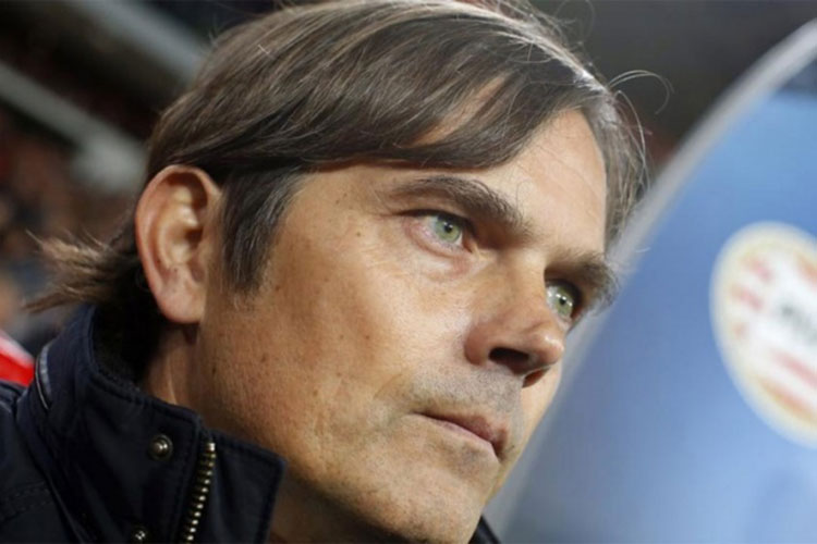 Cocu deja al ‘Chucky’ y al PSV