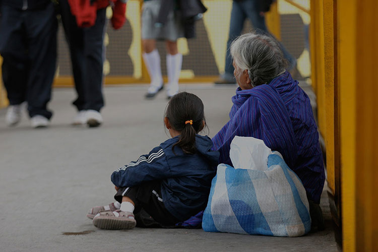 La mitad de los mexicanos que nacen pobres, lo serán toda su vida: OCDE