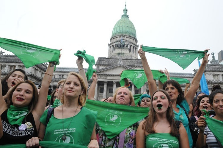 Diputados argentinos debaten legalización del aborto