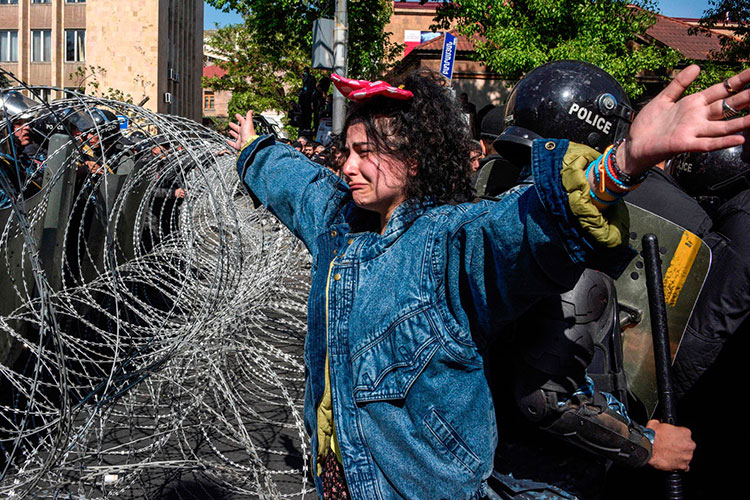 Protestas en Armenia exigen libertad de legislador arrestado
