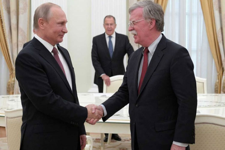 Putin recibe a asesor de Trump; preparan cumbre
