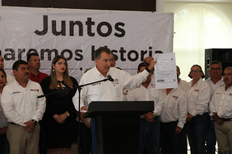 Ramón Garza Barrios presenta  su declaración patrimonial 3 de 3