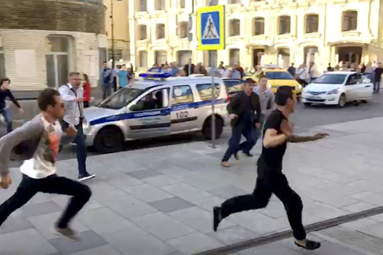Kremlin aliviado que no hubo muertes en accidente de taxi