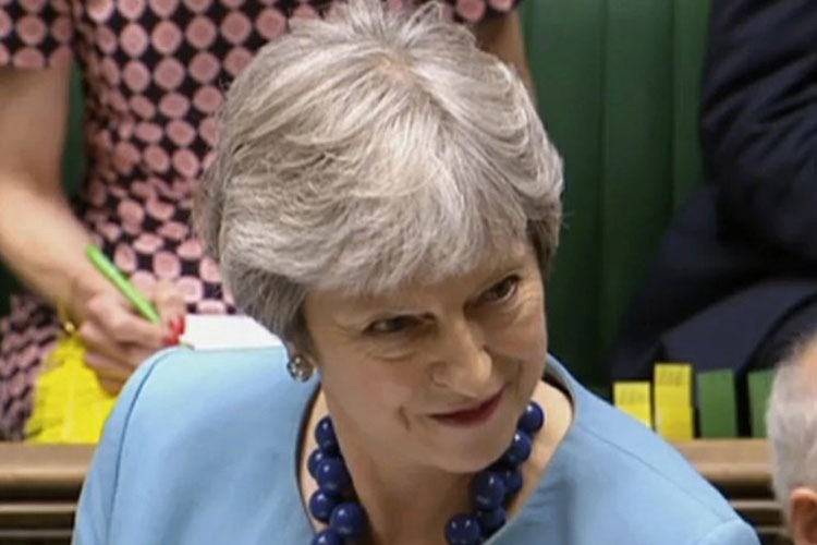 May enfrenta impaciencia de líderes de la UE